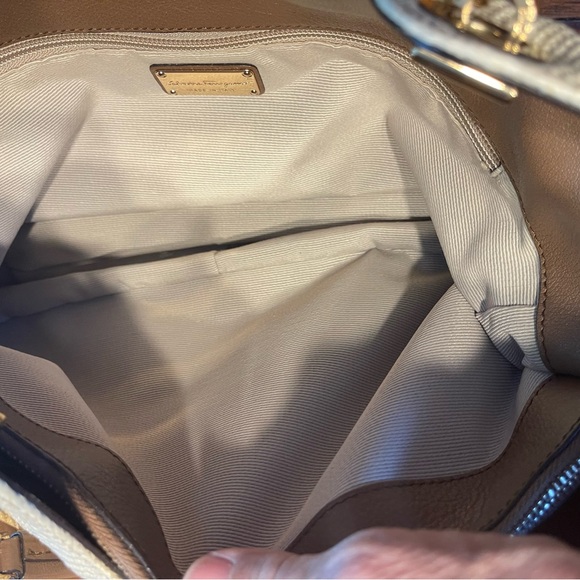 Salvatore Ferragamo Shoulder Bag - Picture 7 of 15